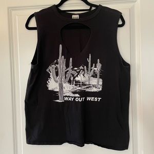 Western Tank with Cut-Out